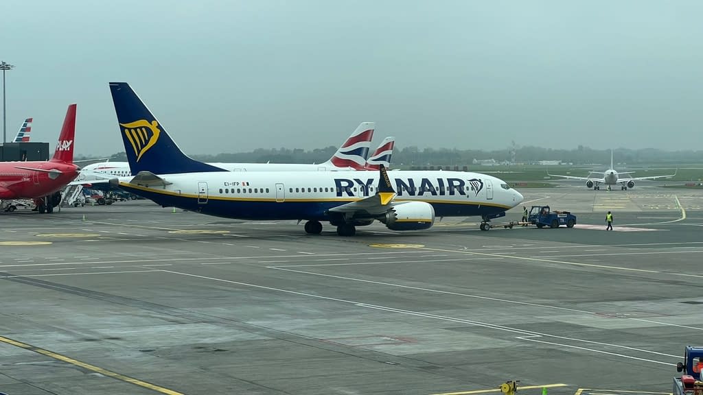 Ryanair records €1.4b annual profit as fares rise