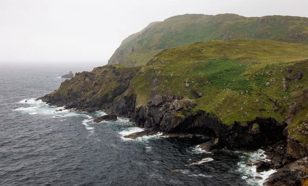 Man arrested with murder after body found off Sliabh Liag cliffs