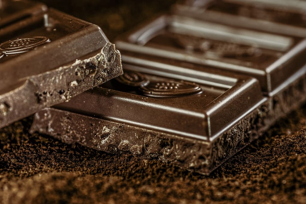 Top 5 health benefits of eating dark chocolates