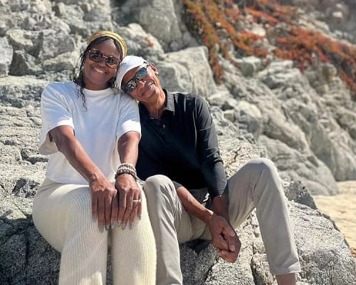 Michelle Obama talks about how they recreated there 1992 honeymoon and PDAs